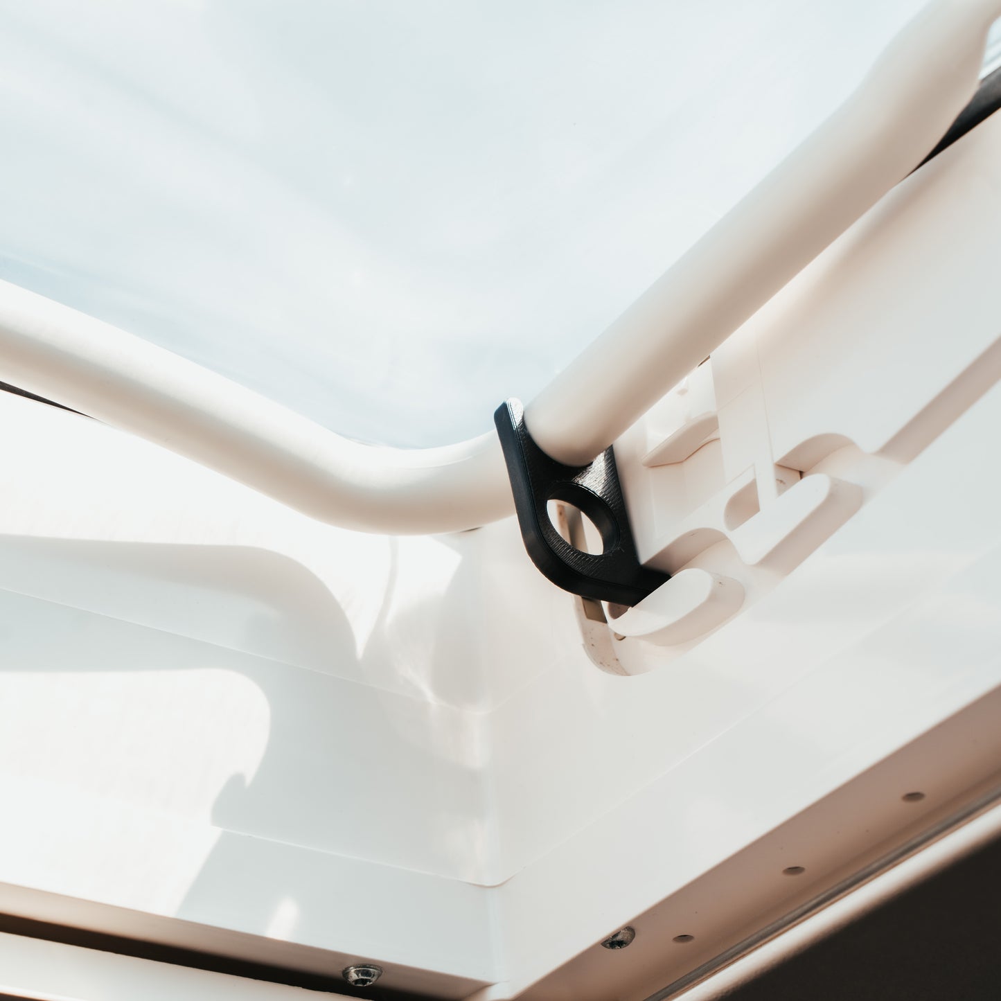 Mini Heki Sicherungsclip – Zusatzverriegelung für Dometic Dachfenster