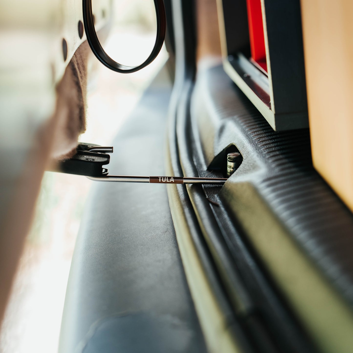 Heckklappenaufsteller aus Edelstahl – VW T4 T5 T6 Caddy