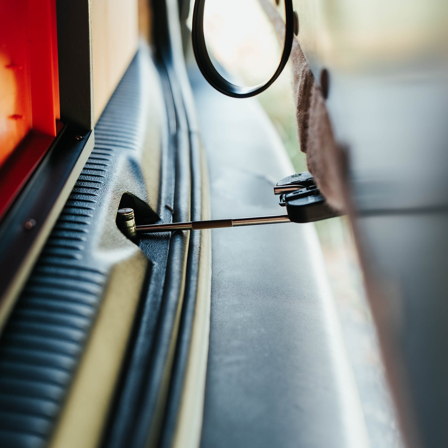 Heckklappenaufsteller aus Edelstahl – VW T4 T5 T6 Caddy